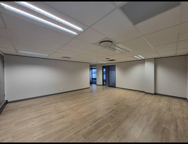 675M² OFFICE TO LET IN SANDTON CENTRAL